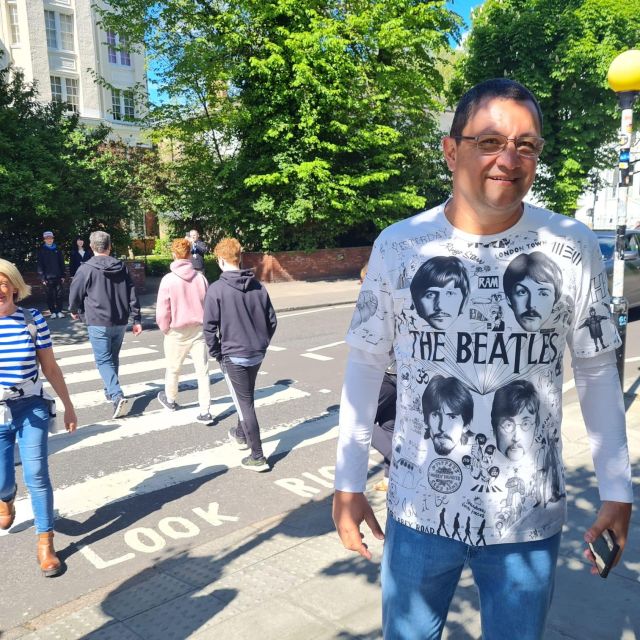 London: Rock N Roll Beatles Private Black Cab Tour - Beatles Store, Savile Row, and the 60s street vibe you can actually see