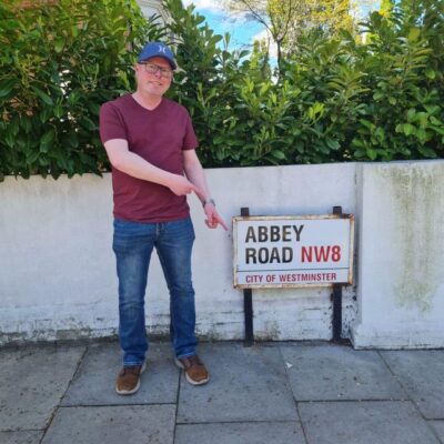 London: Rock N Roll Beatles Private Black Cab Tour - Abbey Road Studios to the John Lennon blue plaque: the first big hits