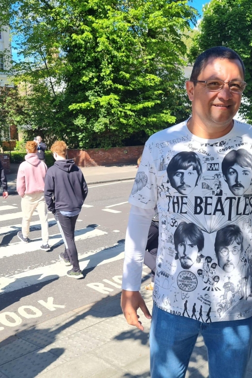 London: Rock N Roll Beatles Private Black Cab Tour - London Palladium: imagining the room when Beatles fever hit