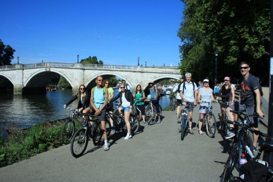 London: Royal Deer Park Bike Tour - Lunch breaks: pub meal or picnic, your call