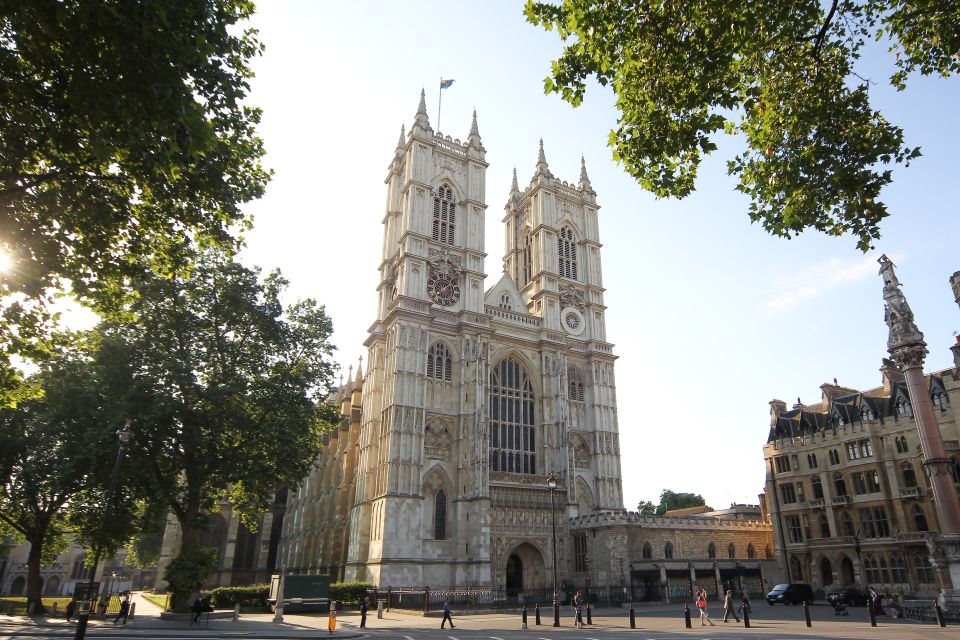 London: Royal Tour with Westminster Abbey & Afternoon Tea - Westminster Abbey entry: coronations, tombs, and what to focus on