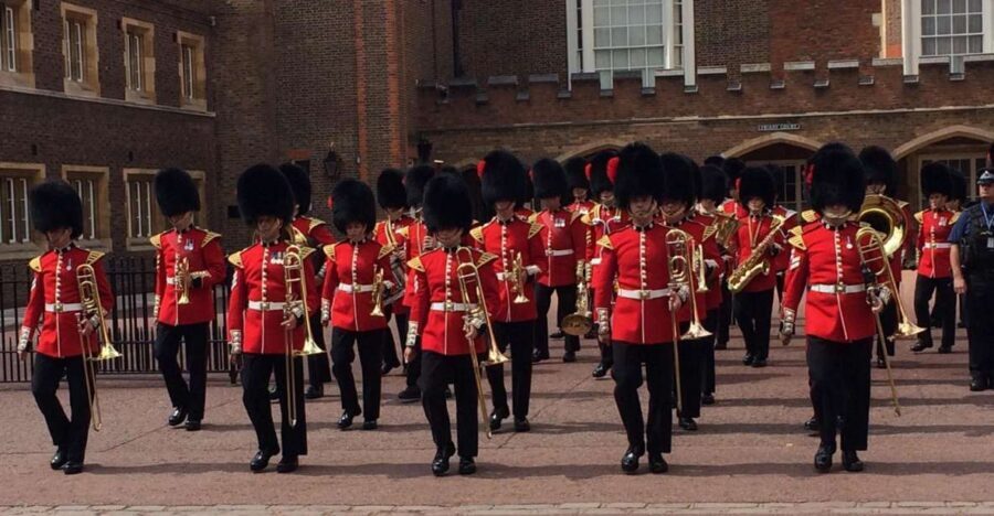 London: Royalty Walking Tour with Changing of The Guard - Trafalgar Square: the transition to civic London