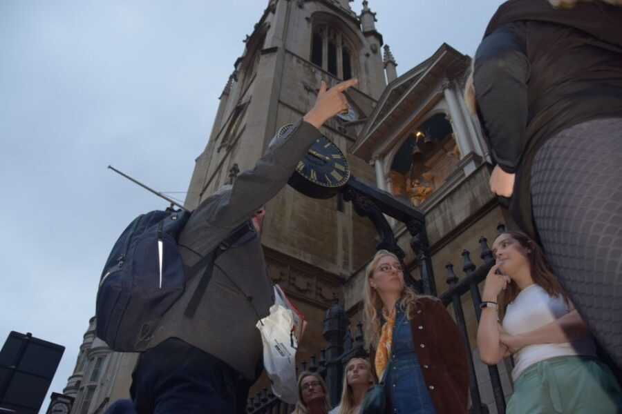 London: Serial Killers of London Guided Walking Tour - Key things you’ll notice on this tour