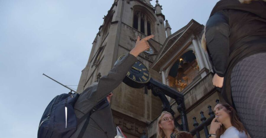 London: Serial Killers of London Guided Walking Tour - Timing and pace: what to expect on the ground