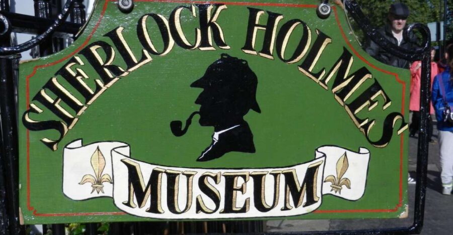 London: Sherlock Holmes Museum & Westminster Walking Tour - Arriving at 221B Baker Street: making the most of two hours inside