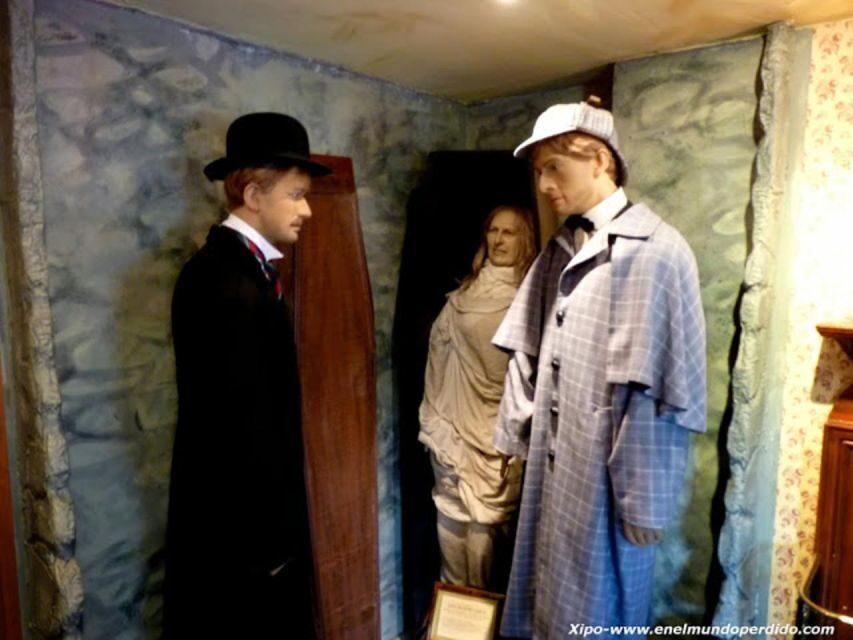London: Sherlock Holmes Museum & Westminster Walking Tour - Changing of the Guard: the 10am bonus that can pay off