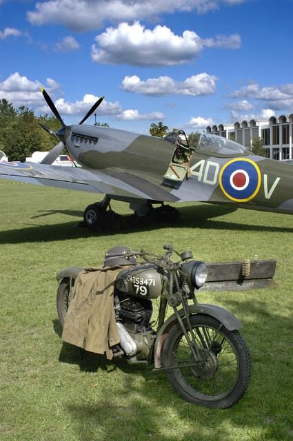 London: Spitfire Cockpit Experience - RAF Museum Hangar 3 and the Spitfire Mark XVI setup