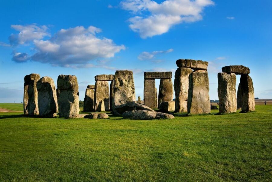 London: Stonehenge, Stratford-Upon-Avon, and Bath Day Trip - The guide and driver really shape the day