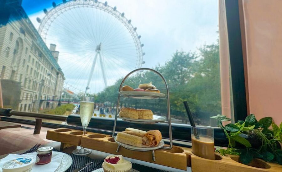 London: Taylor Swift-Inspired Afternoon Tea Bus Tour - Seating, sharing tables, and comfort tips that save your mood