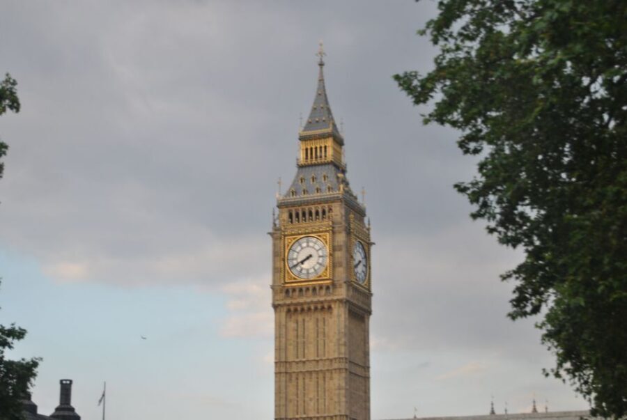 London: Thames Cruise to Greenwich with Private Guide - Getting back on the driverless DLR through Docklands