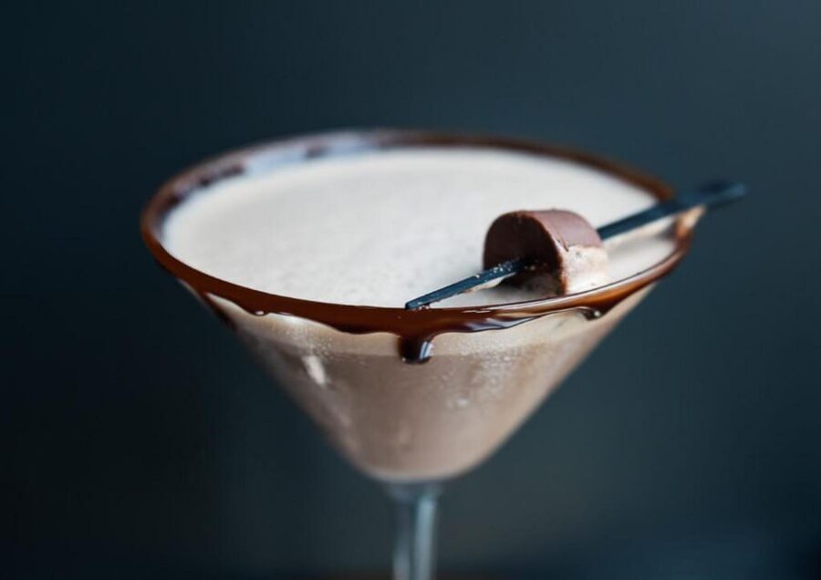 London: The Chocolate Cocktail Club - What happens when you arrive: Chocotini and how the evening is paced