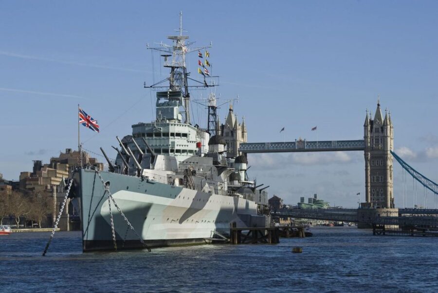 London: The London Top Sights Tour. Kids Free! - Buckingham Palace to Trafalgar Square: the Royal Mall to the Nelson view