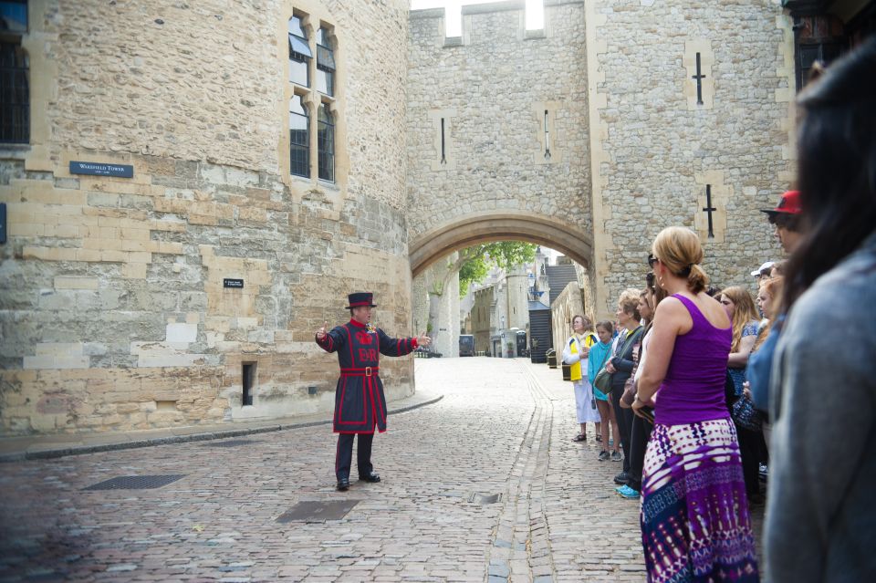 London: Tower of London & Changing of the Guard Experience - Where the day starts and how the route flows