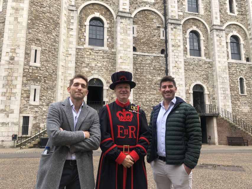 London: Tower of London Tour with Crown Jewels & Beefeaters - Jewel House viewing: getting the Crown Jewels with context