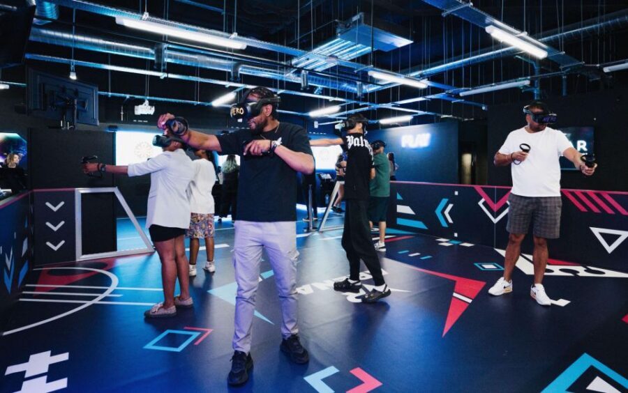 London: UK's Only 60-minute Free-Roaming VR experience - The 2,000-square-foot roaming space: the practical side of moving safely