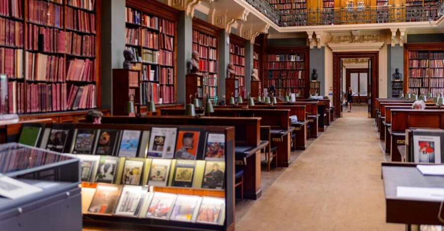 London: Victoria and Albert Museum Private Guided Tour - Price and value: is $276 per person fair?