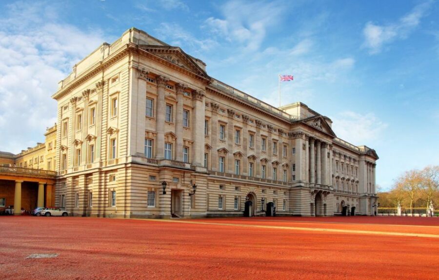 London Vintage Bus Tour and Cream Tea at Harrods - Price and Value: What $134 Really Buys You