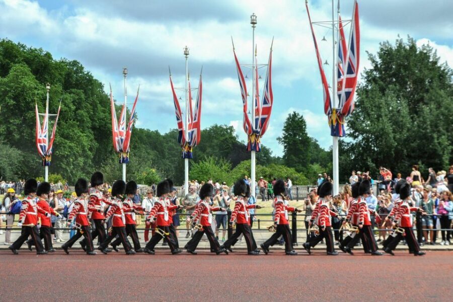 London Vintage Bus Tour, Thames Cruise, Fish & Chips - From Victoria Coach Station to Westminster Abbey: Get Your Bearings Fast