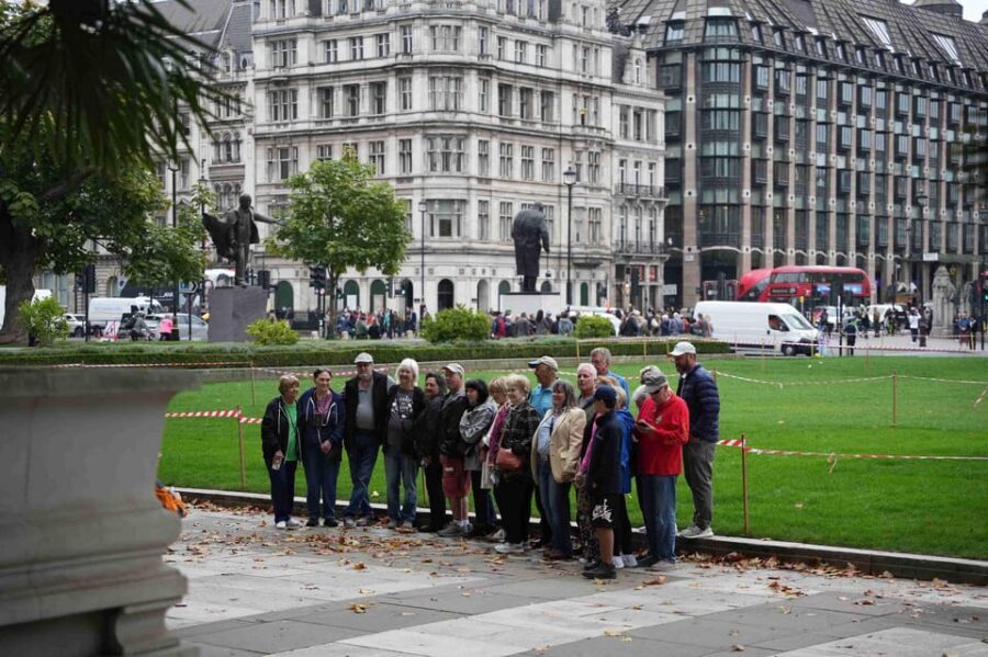 London: Westminster Abbey, Big Ben, Buckingham Palace Tour - The street tour part: Big Ben, Parliament, and Downing Street without ticket stress