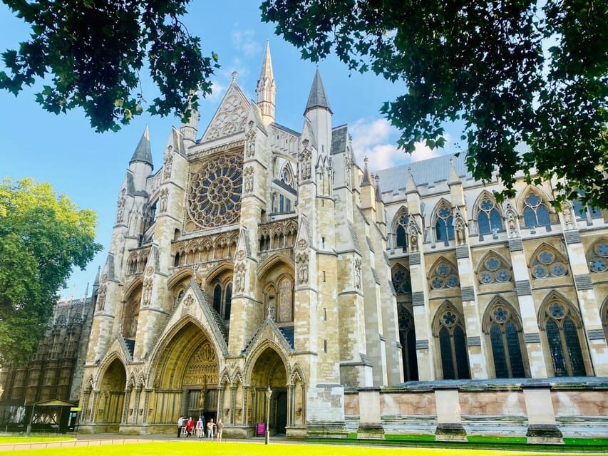 London: Westminster Abbey, Big Ben, Buckingham Palace Tour - Start at Parliament Square: meeting by the Winston Churchill statue