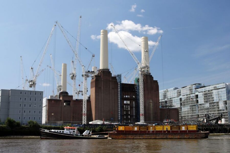 London: Westminster to Hampton Court River Thames Cruise - Kew Pier: a calm pause with serious riverside appeal