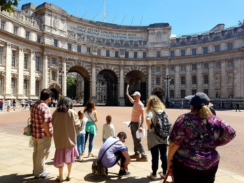 London: Westminster Walking Tour and Visit to Kew Gardens - Buckingham Palace photo stop and the Changing of the Guard window