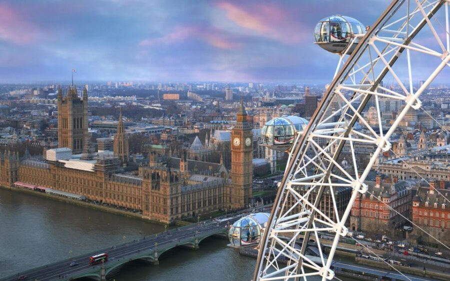 London: Westminster Walking Tour & St Paul's Cathedral Entry - The Ritz meeting point and a 5-hour Westminster game plan