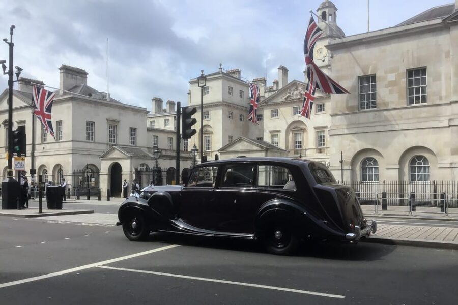 London: Winston Churchill Walking Tour with War Rooms Ticket - Using the War Rooms Audio Guide to Get More Out of Every Room