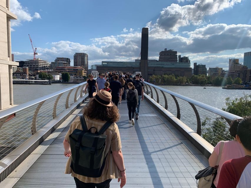 Magical Movies: London Harry Potter Tour - How the guide keeps it moving: English-only storytelling that asks for your attention