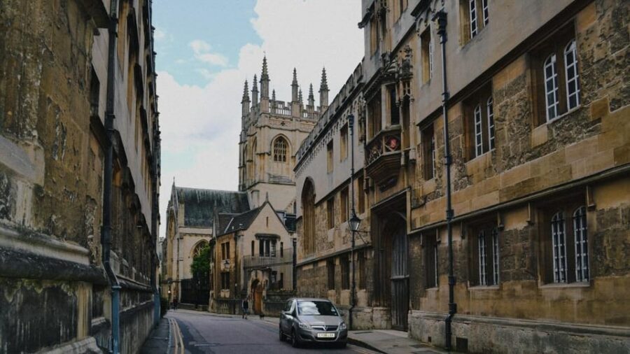 Oxford: City Tour & Exploration Game - How Long It Takes and How to Pace Yourself