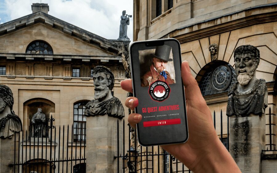 Oxford: City Tour & Exploration Game - Meeting at Town Hall and Getting Your Bearings Fast