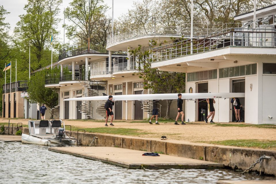 Oxford: Evening Sightseeing River Cruise with a Cocktail - Rowing practice night: what to watch for on the University regatta course