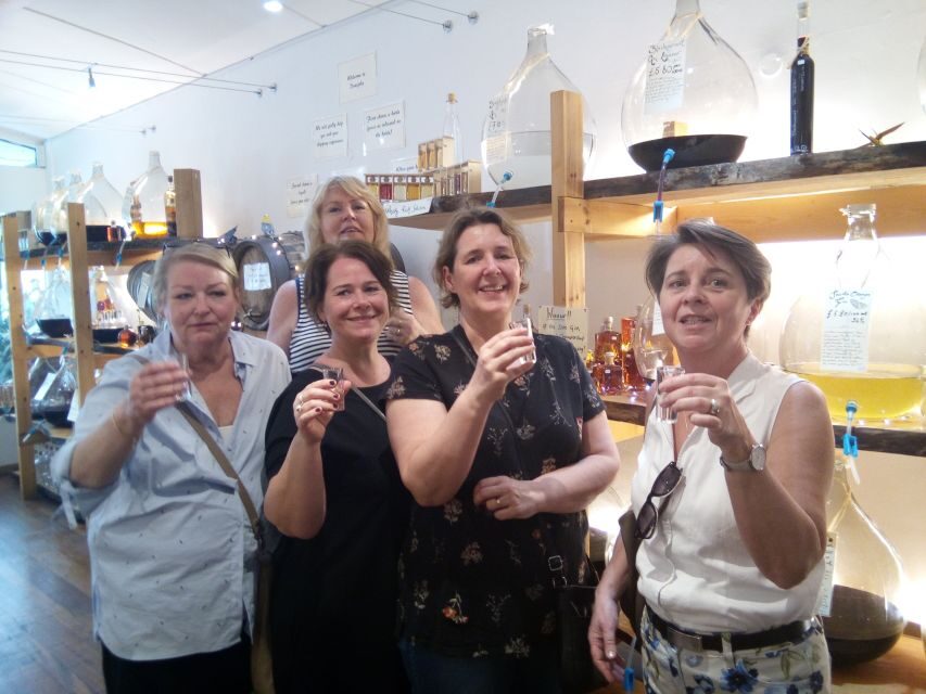 Oxford Food & Drink Tasting & Sightseeing Guided Tour - University Sights: Colleges and the Bodleian Divinity School Option