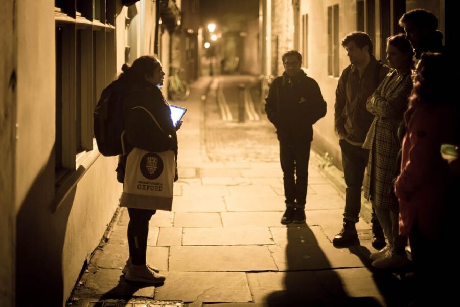 Oxford: Haunted Oxford Tour - by Uncomfortable Oxford™ - Where you meet: Martyr’s Memorial on Magdelan Street