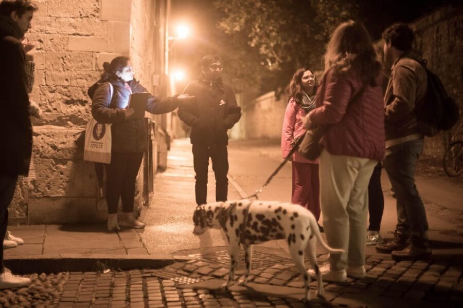 Oxford: Haunted Oxford Tour - by Uncomfortable Oxford™ - How the ghost stories unfold along Oxford’s streets (without the guesswork)