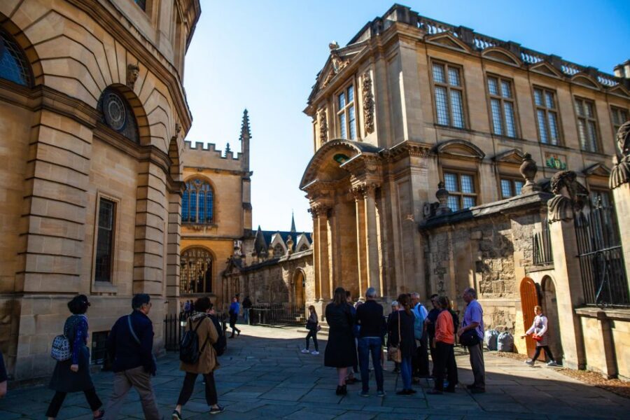 Oxford: Private Walking Tour with University Alumni Guide - Bridge of Sighs: Oxford’s quick photo, with a real story