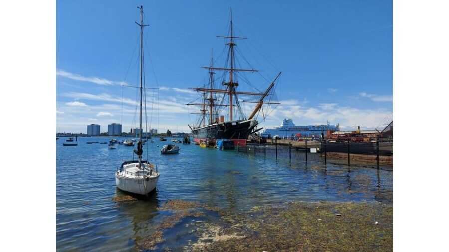 Portsmouth: Portsmouth of the Past Walking Tour - Photo stops and pacing on a 90-minute loop