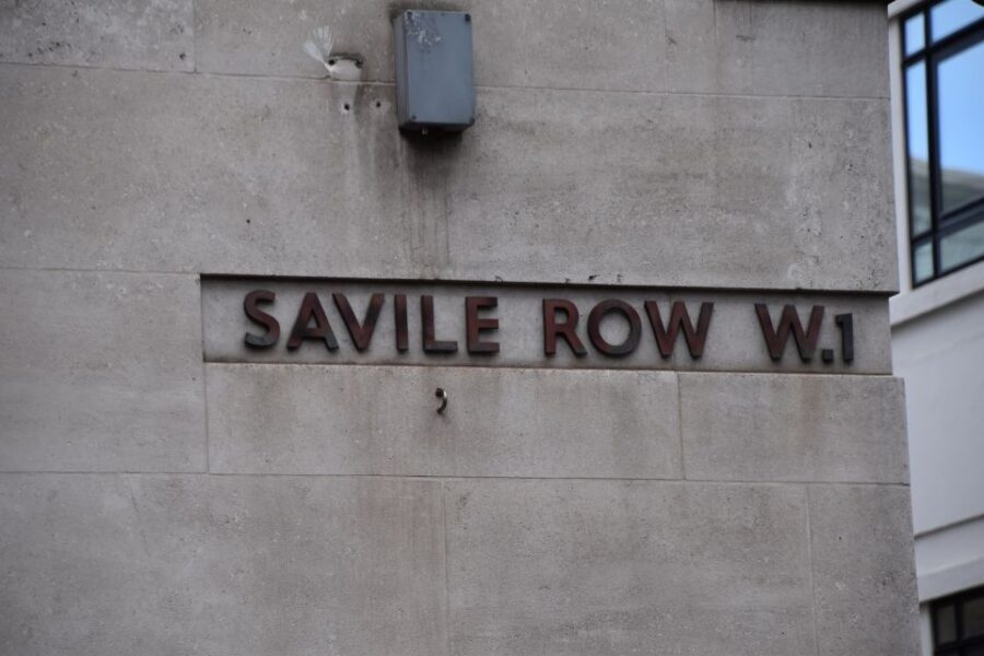 Private London Spy Walking Tour - MI5 and MI6 on the Street: Why Standing Outside Matters