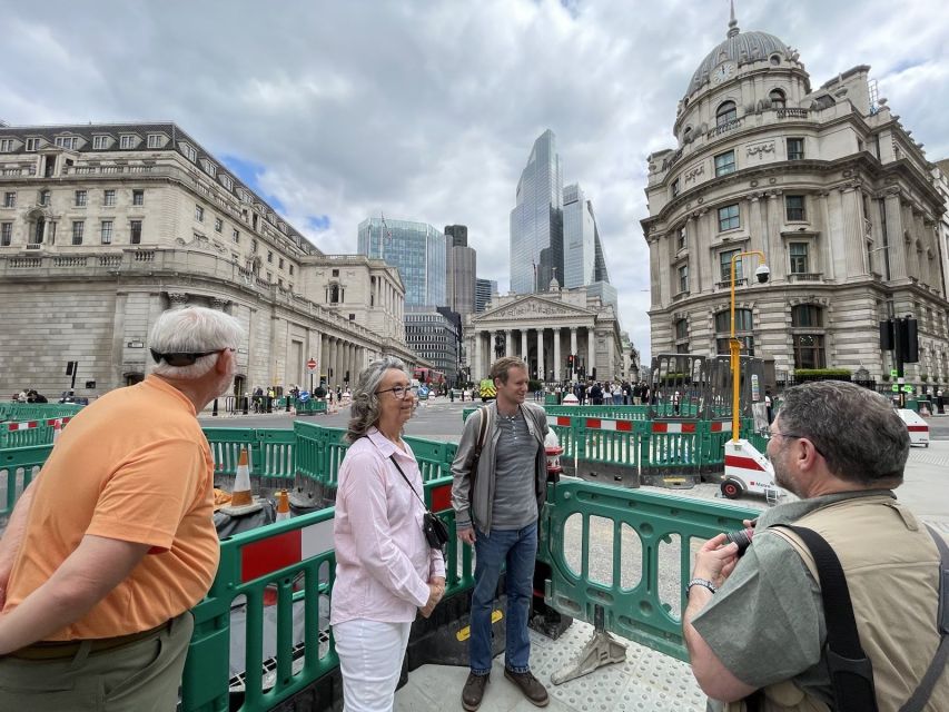 Roman Ruins to Blitz Bombings: London's Fiery History - London Stone and the Lord Mayor: civic power on the street