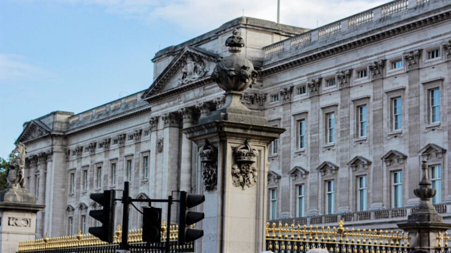 Royal London: from Tudors & Stuarts to Windsors Walking Tour - Key Highlights Worth Marking on Your Map