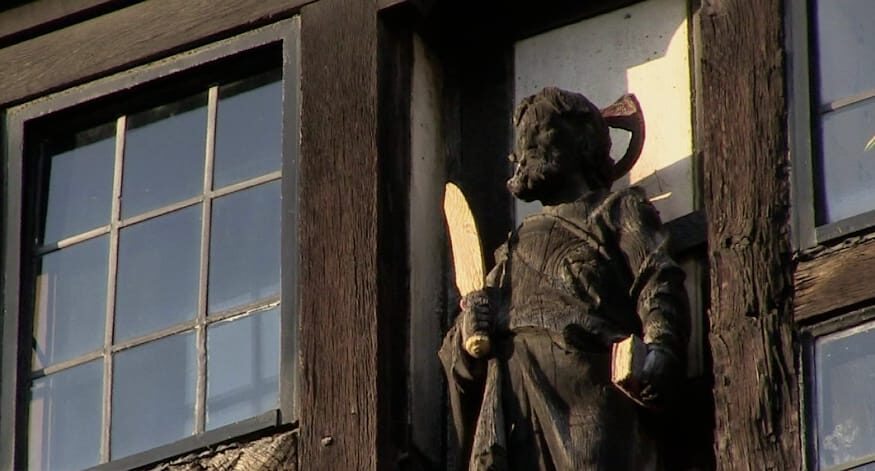 Secret Old London Walking Tour - Starting At Barbican: The Fast Track Into London’s Grit