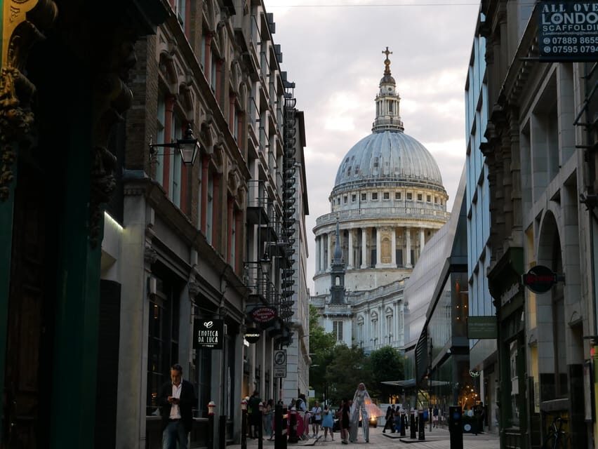 Shakespeare's London: Walking Tour - Price and value: $33 for an actor reading plus a real city walk