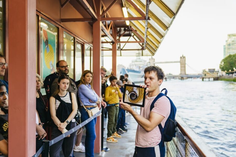 Spanish Language : Original Harry Potter Walking Tour - Clink Prison Museum and the “darker” London angle