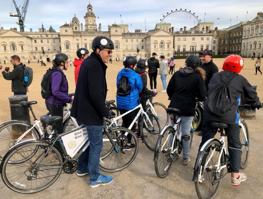The Royal Express, 2.5 hour tour - Palaces from the curb: Kensington Palace and Buckingham Palace