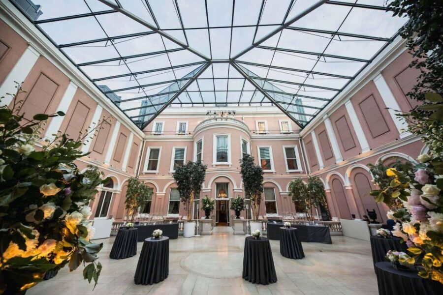 The Wallace Collection London: Private Guided Tour - 3 hour - Meeting at Manchester Square and getting your bearings fast