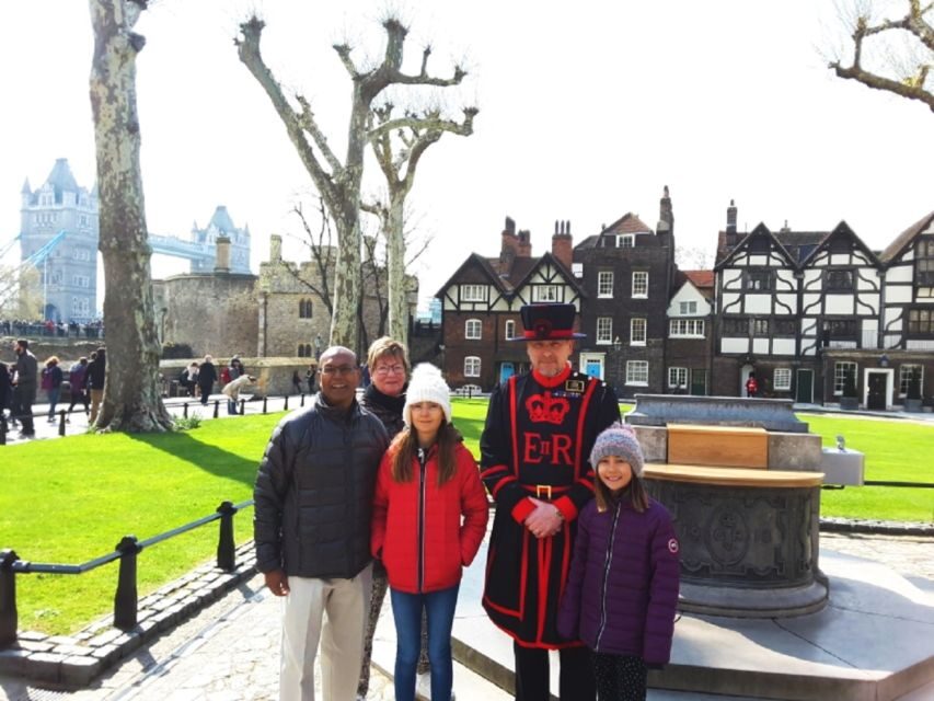 Tower of London and Tower Bridge Private Tour - A 4-hour private route through the Tower of London and Tower Bridge
