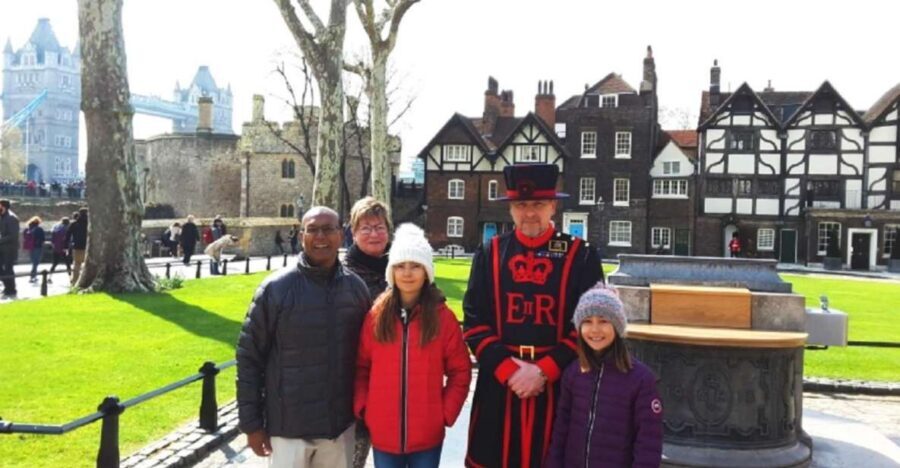 Tower of London and Tower Bridge Private Tour - Entering the Tower with a Blue Badge guide who connects myths to real spots