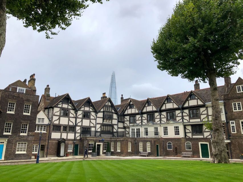 Ultimate Royal London, Thames River Boat Ride & Walking Tour - Why this Tower-and-Thames route is a smart way to see London