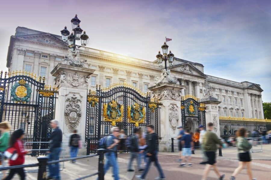 Ultimate Royal London, Thames River Boat Ride & Walking Tour - Westminster on foot: Big Ben, Parliament, Whitehall, and Horse Guards Parade