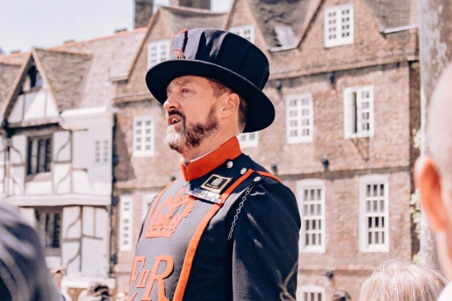 Ultimate Royal London, Thames River Boat Ride & Walking Tour - What to wear and plan for in a 3.5-hour day